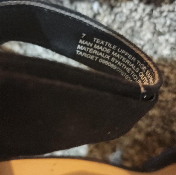 Black heels - Picture 2 of 2